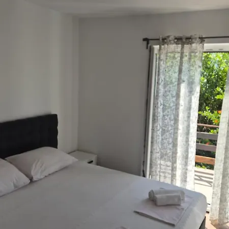 波加纳拉布公寓